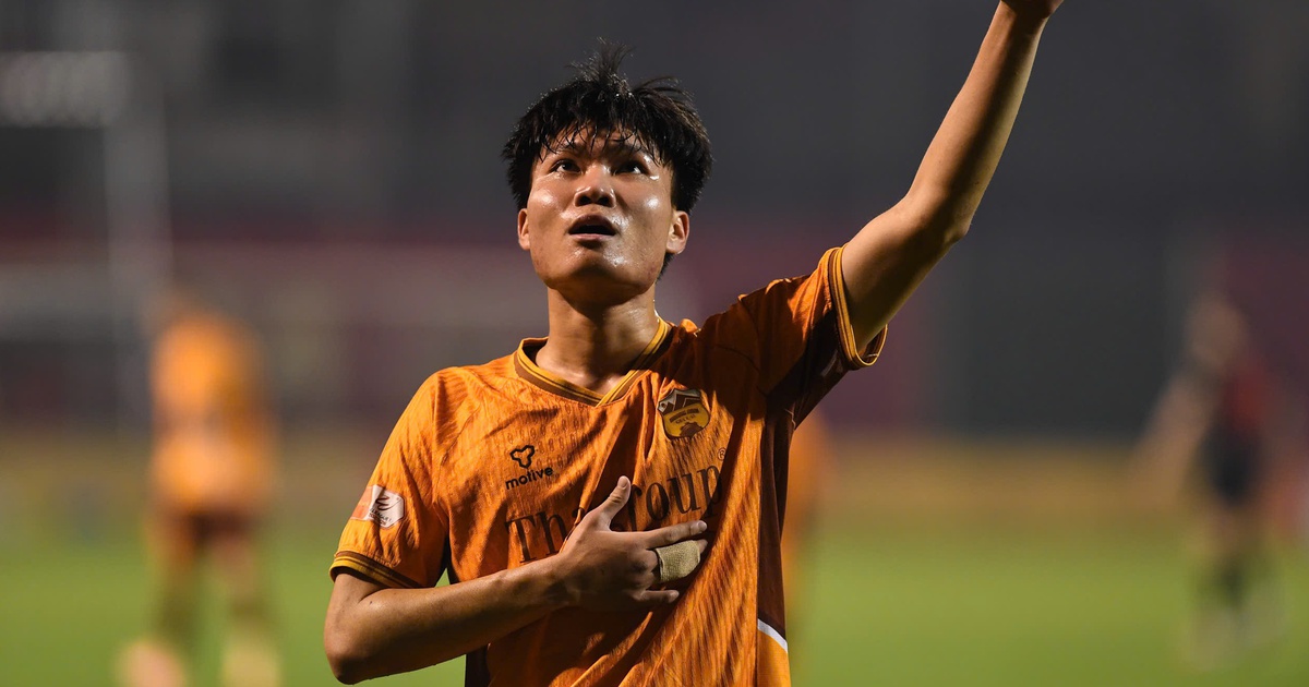 Lịch thi đấu V-League mới nhất: 'Nín thở' chờ địa chấn HAGL, HLV Kewell khó thắng Popov