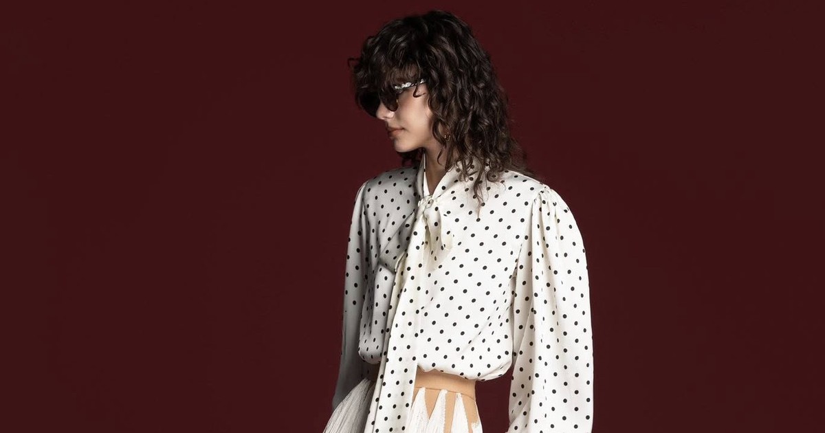 Họa tiết chấm bi, da báo gây bão từ street style thế giới đến công sở Việt