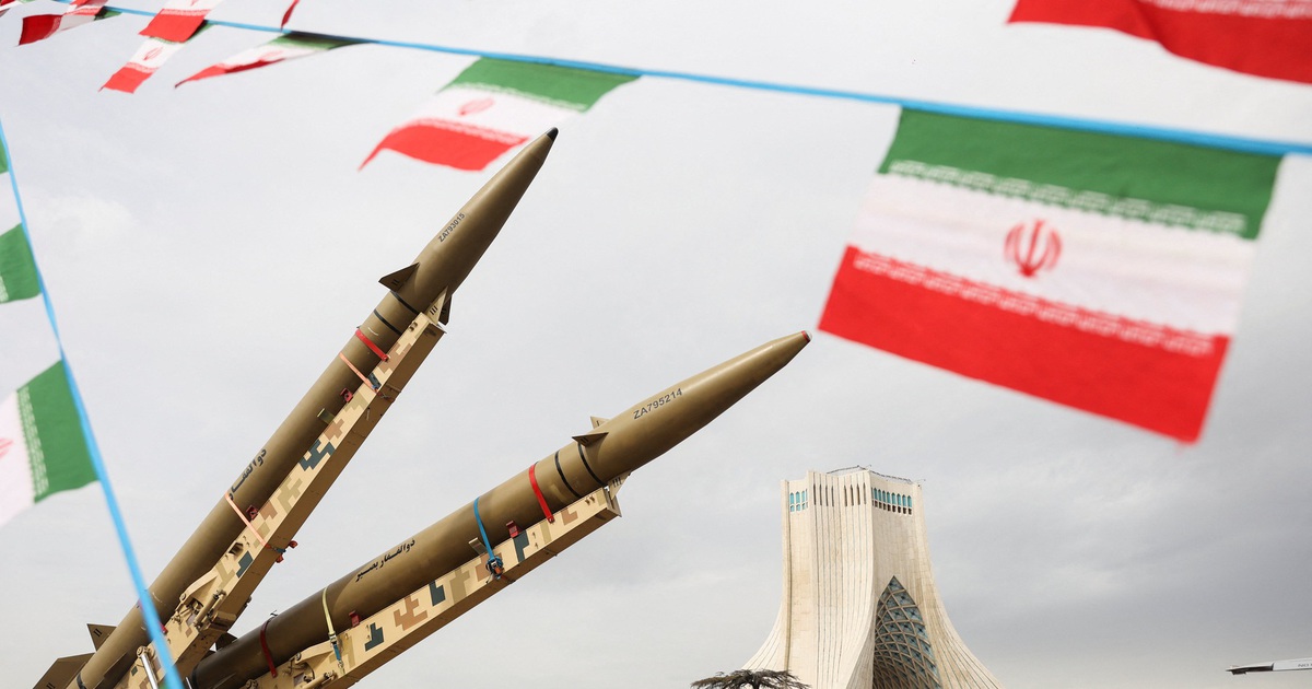 Iran phóng tên lửa đáp trả Israel