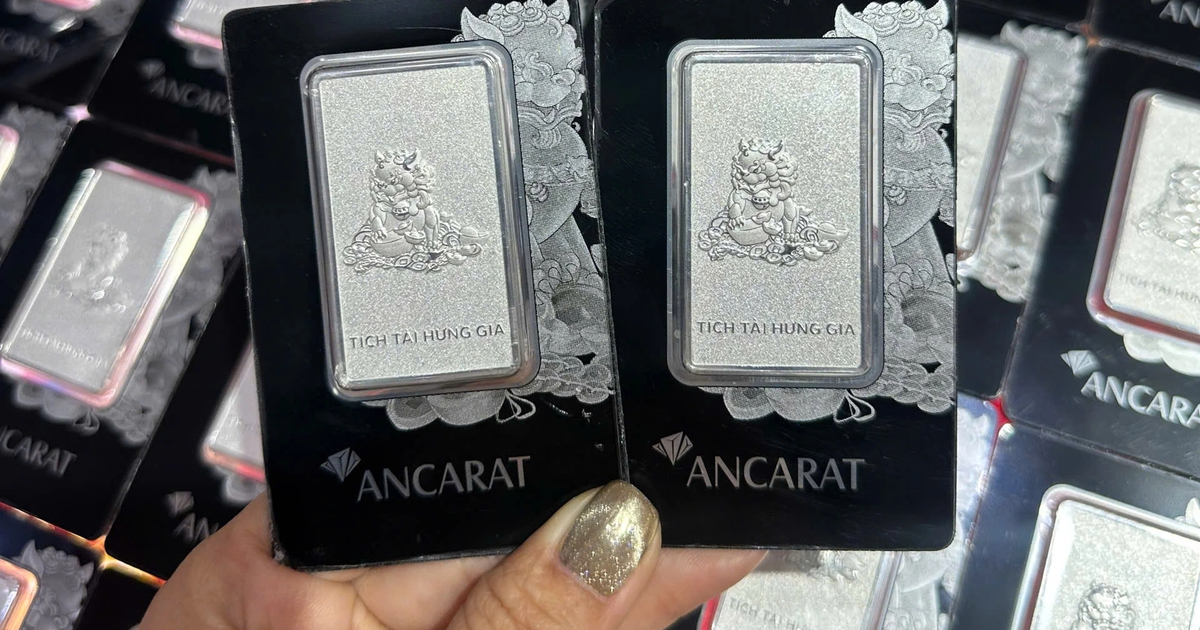 Giá bạc vượt 96 triệu đồng/kg, trong tuần tăng gần 10 triệu đồng mỗi kg