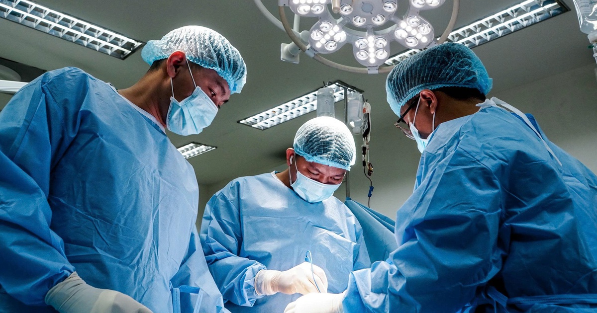 Chạy đua thời gian giữ lại đôi chân cho chàng trai bị tai nạn giao thông