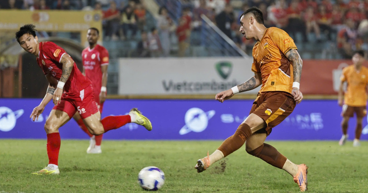 Bảng xếp hạng V-League mới nhất: Đội CAHN ‘ngạo nghễ’ tốp 1, HAGL thua ngược tụt xuống vị trí thấp