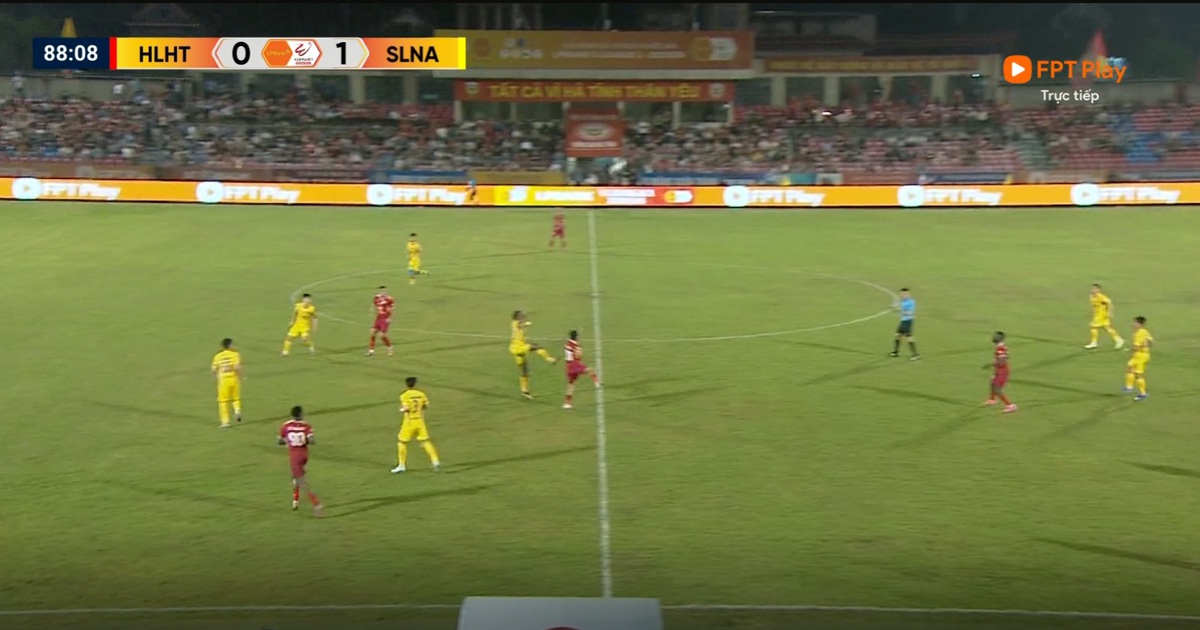 Olaha lập siêu phẩm, SLNA thắng sát nút Hà Tĩnh: Thoát dần nguy cơ xuống hạng