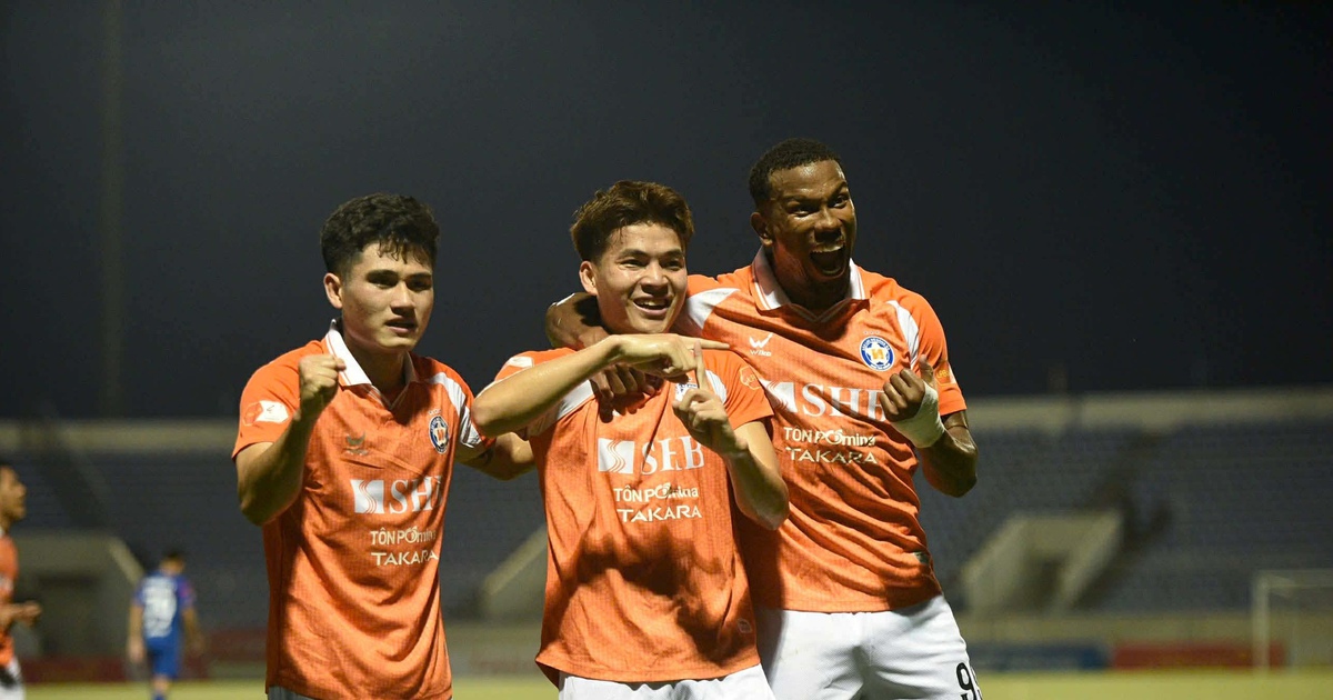 CLB Đà Nẵng thăng hoa, thắng đậm PVF-CAND: Vẫn chìm sâu dưới đáy bảng xếp hạng