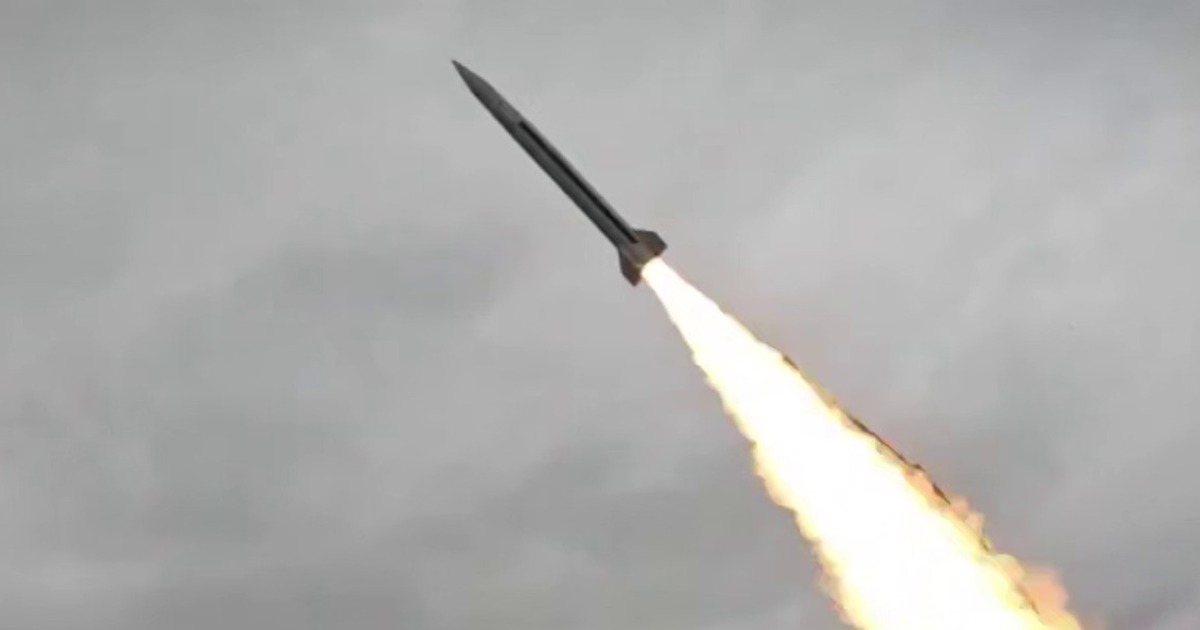 Chiến sự Ukraine ng&agrave;y 1.466: Hai b&ecirc;n tổn thất 2.100 binh sĩ, Ukraine c&oacute; t&ecirc;n lửa mới