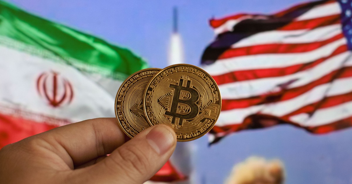 Giá Bitcoin hôm nay 28.2.2026: Thủng đáy 65.000 USD giữa căng thẳng Mỹ - Iran