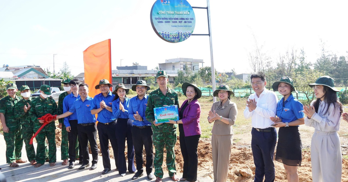 Tuyến đường điện mặt trời 1,4 km gây chú ý ở Quảng Ngãi