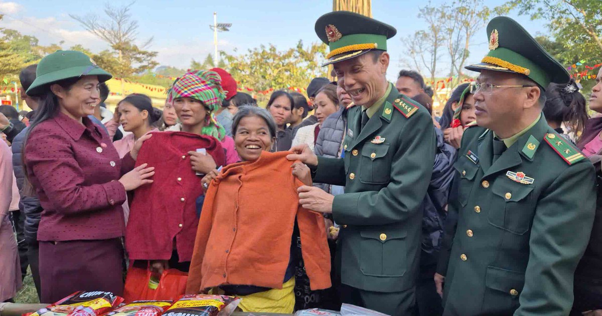 Chuyện tử tế: Ấm lòng với xuân biên phòng