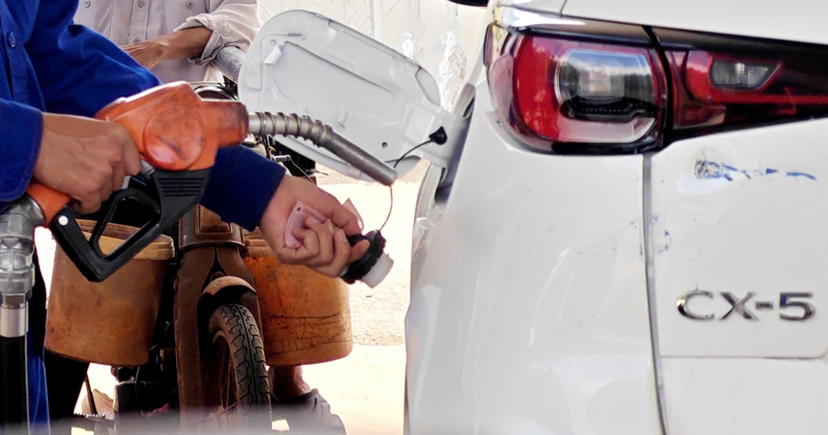 Giá xăng dầu hôm nay 3.2.2026: Xăng trong nước giảm mạnh trước tết?