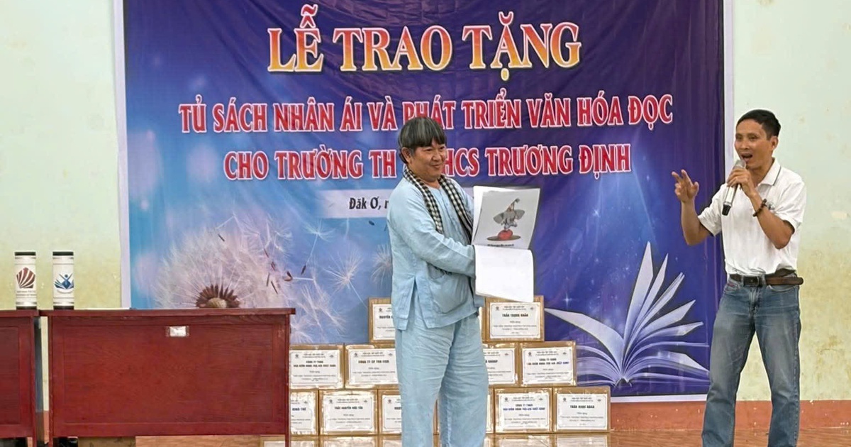 Tặng 34 tủ sách cho thư viện các trường miền núi tỉnh Đồng Nai