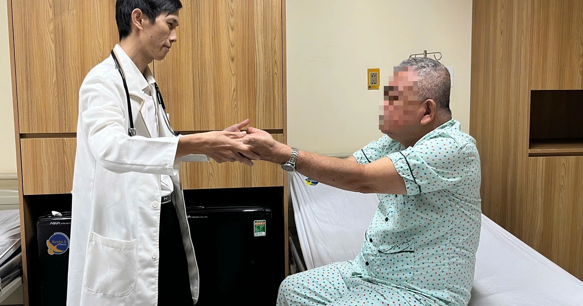 Cứu người đàn ông đột quỵ vượt quá 'giờ vàng'