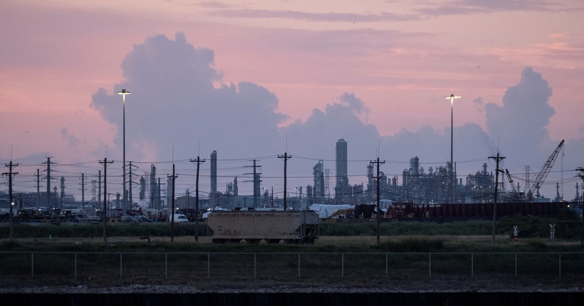 Ng&agrave;nh lọc dầu Mỹ qu&aacute; tải với nguồn dầu th&ocirc; từ Venezuela