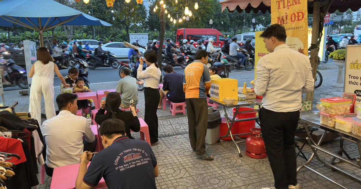 Chuyện tử tế: Tiệm mì 0 đồng giữa phố thị