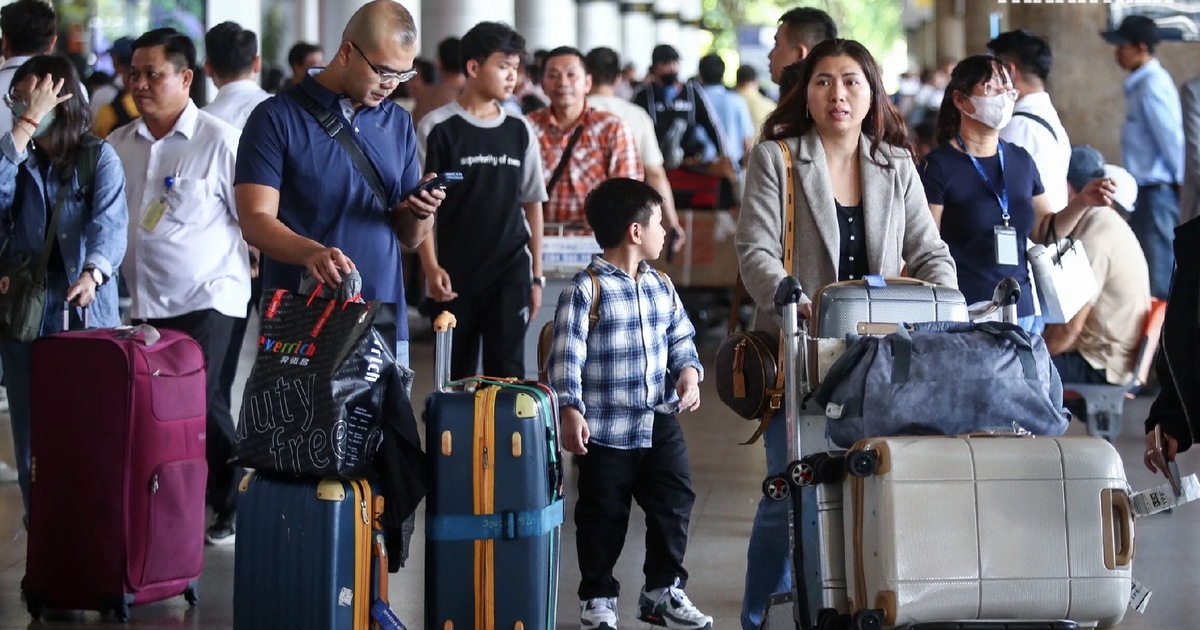 Kỷ lục hơn 1.000 chuyến bay/ngày ở sân bay Tân Sơn Nhất Tết Bính Ngọ: Khách cần lưu ý gì?