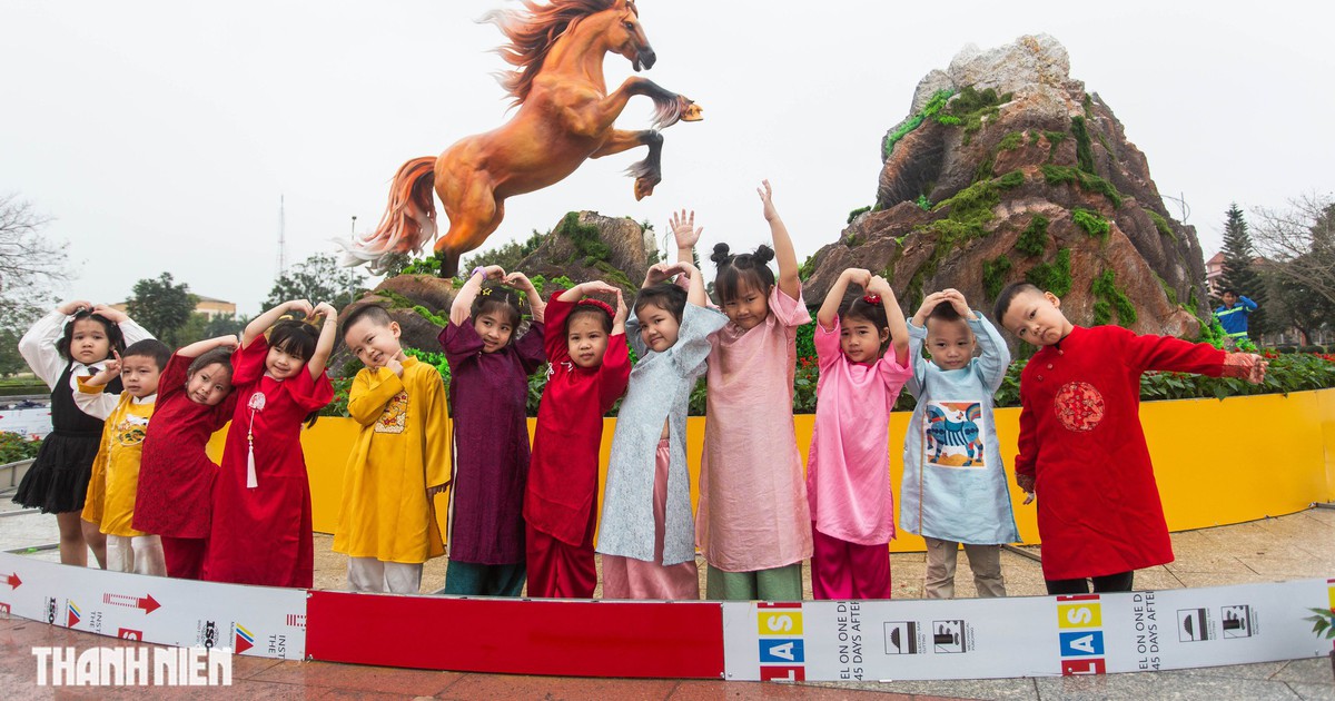 Phía sau loạt linh vật ngựa 'gây sốt' của nghệ nhân Đinh Văn Tâm