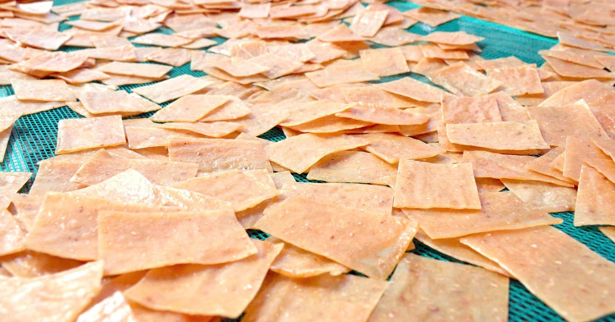 Làng bánh phồng tôm ở Cà Mau đỏ lửa cận tết, đơn hàng tăng 30%