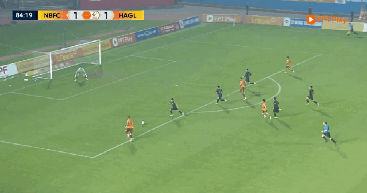 HAGL bùng nổ tuyệt vời, Ninh Bình gục ngã: Trận thua thứ hai của Hoàng Đức, chuyện gì đang xảy ra?