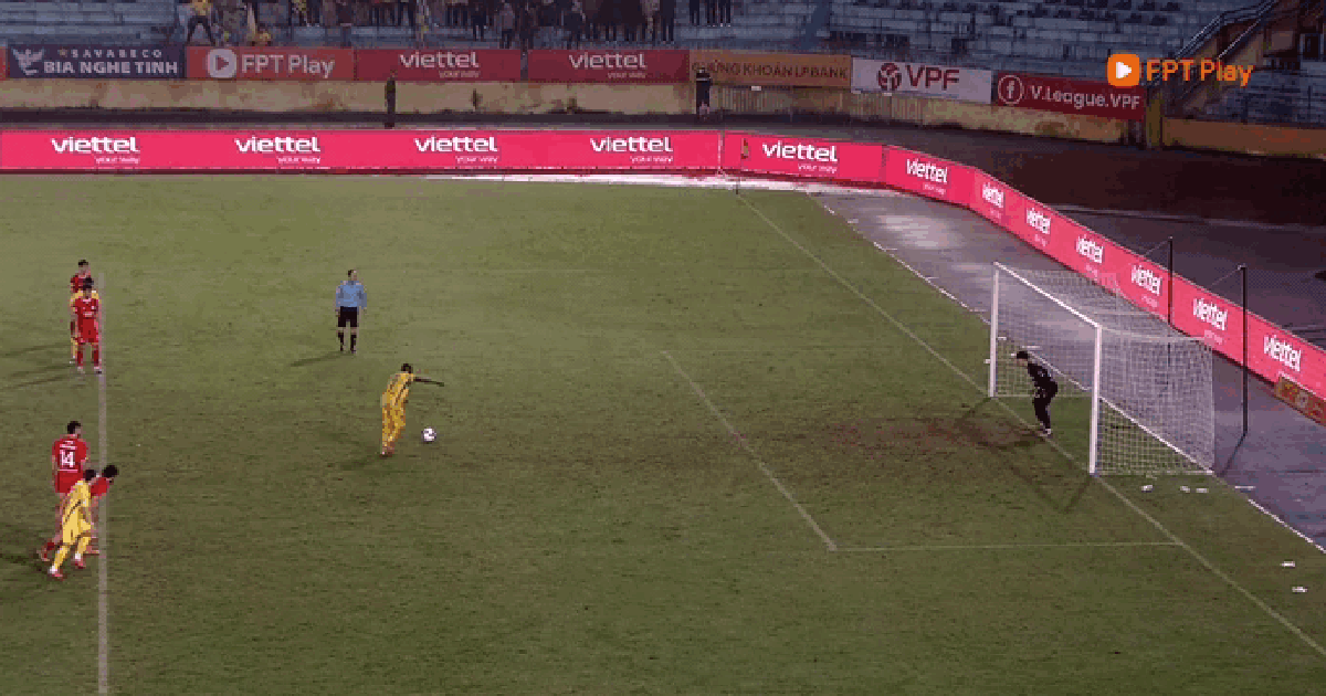 SLNA tạo địa chấn, thắng đậm chủ nhà Thể Công Viettel 4-1: Sao U.23 Việt Nam Cao Văn Bình quá hay