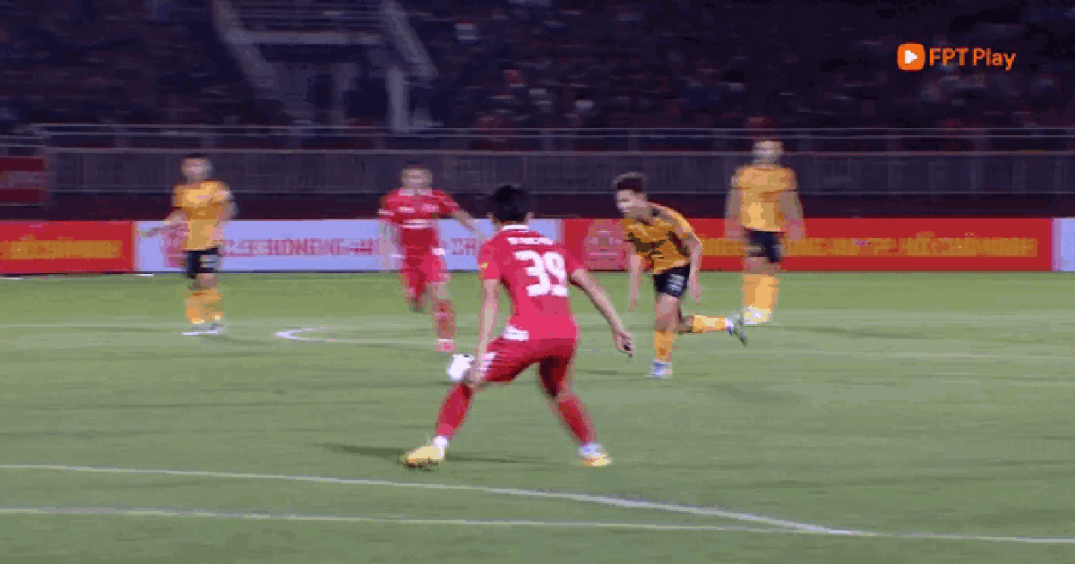 Sốc: CLB Công an TP.HCM bị Thanh Hóa đánh bại ngay tại Thống Nhất, ngoại binh Lào rực sáng