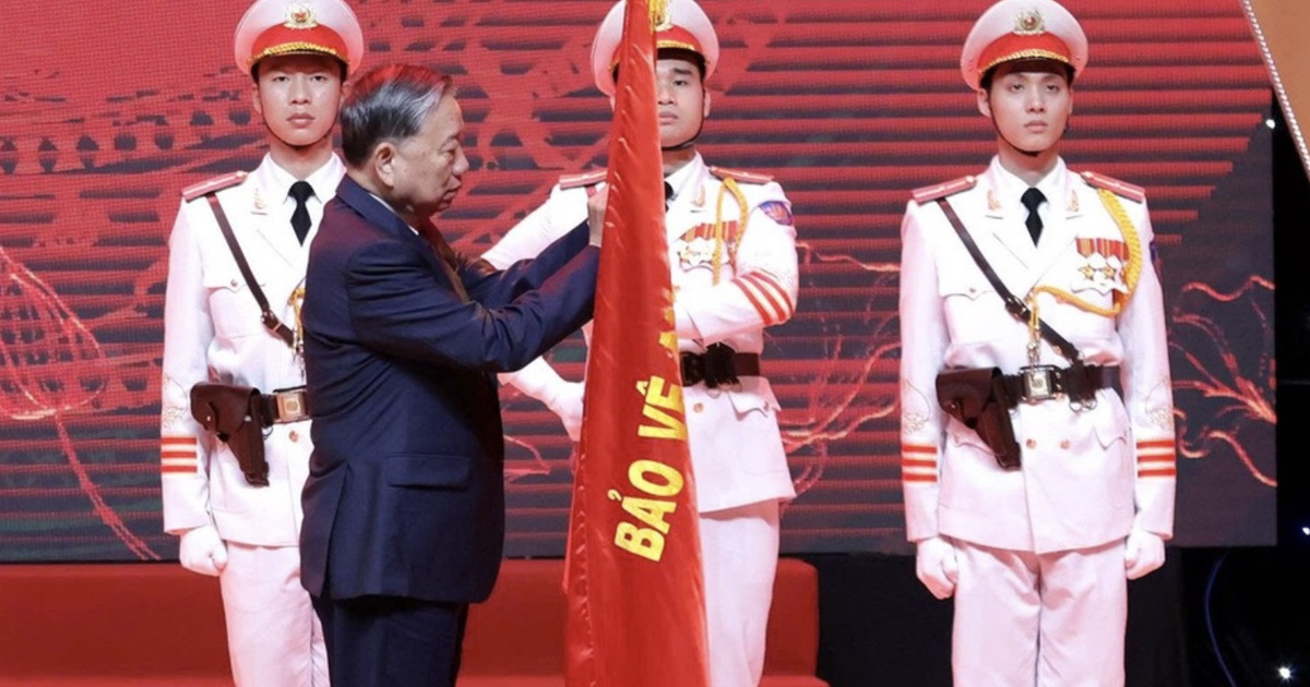 Tổng Bí thư Tô Lâm trao tặng Huân chương Hồ Chí Minh cho lực lượng tình báo CAND