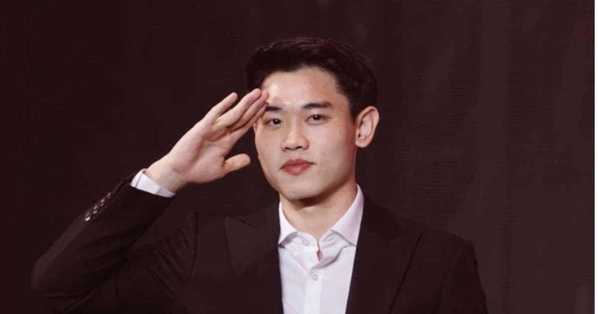 Đình Bắc tái hiện khoảnh khắc ăn mừng trên sân khấu WeChoice Awards, ‘cương quyết’ không chịu hé lộ bí mật…