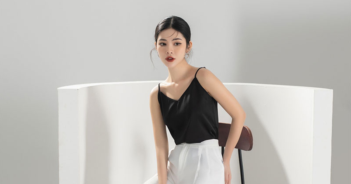 Khoe vai trần gợi cảm cùng áo hai dây lụa tinh tế