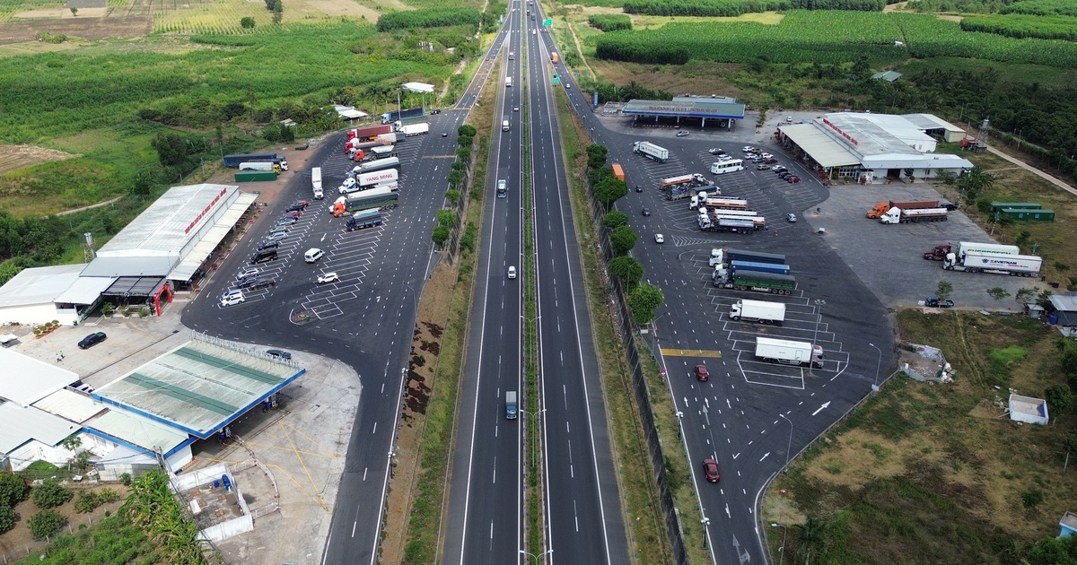 Cây xăng cao tốc TP.HCM - Long Thành - Dầu Giây vẫn ngưng bán, tài xế lo