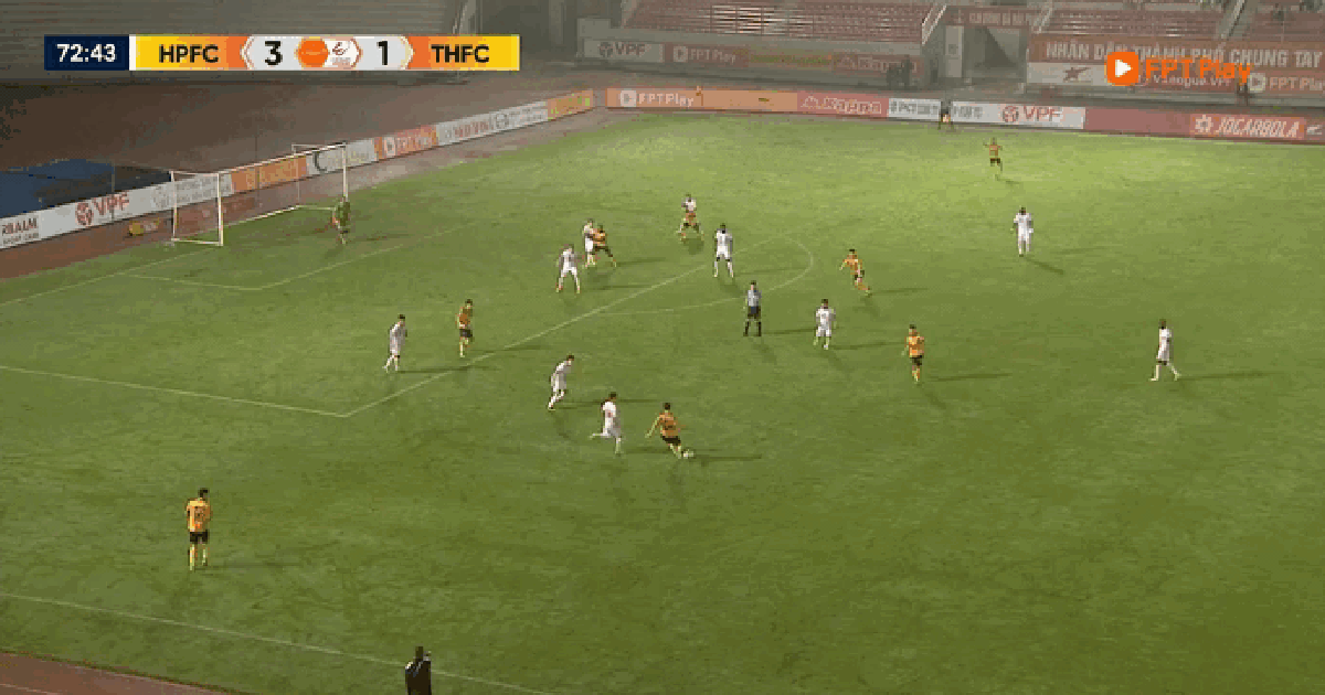 HLV Hải Phòng buồn ngẩn ngơ vì thua ngược ngay tại Lạch Tray, HLV Thanh Hóa lại ngóng… FIFA