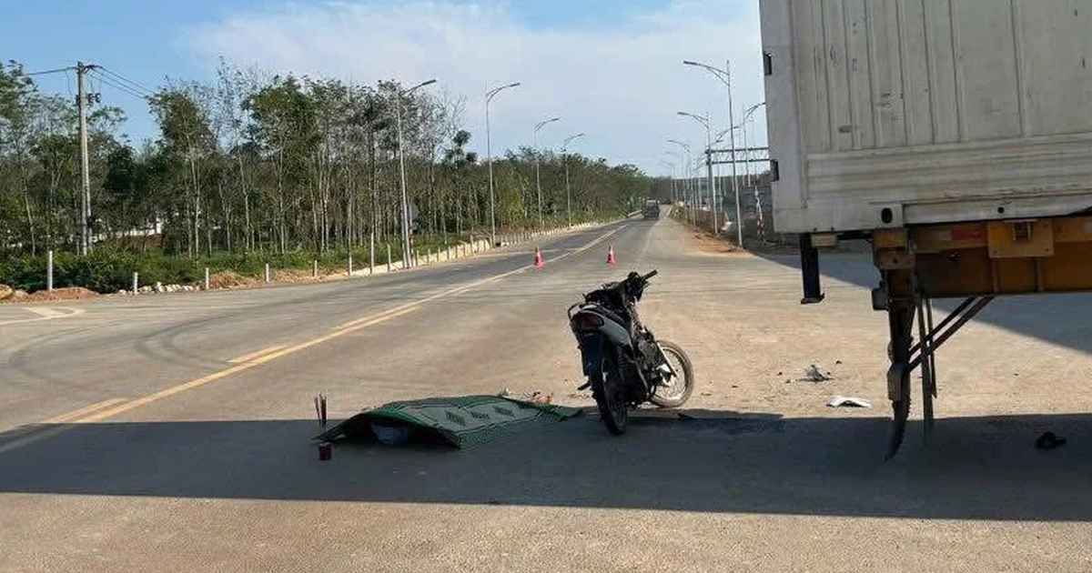 Quảng Trị: Va chạm xe container, 1 người tử vong tại chỗ