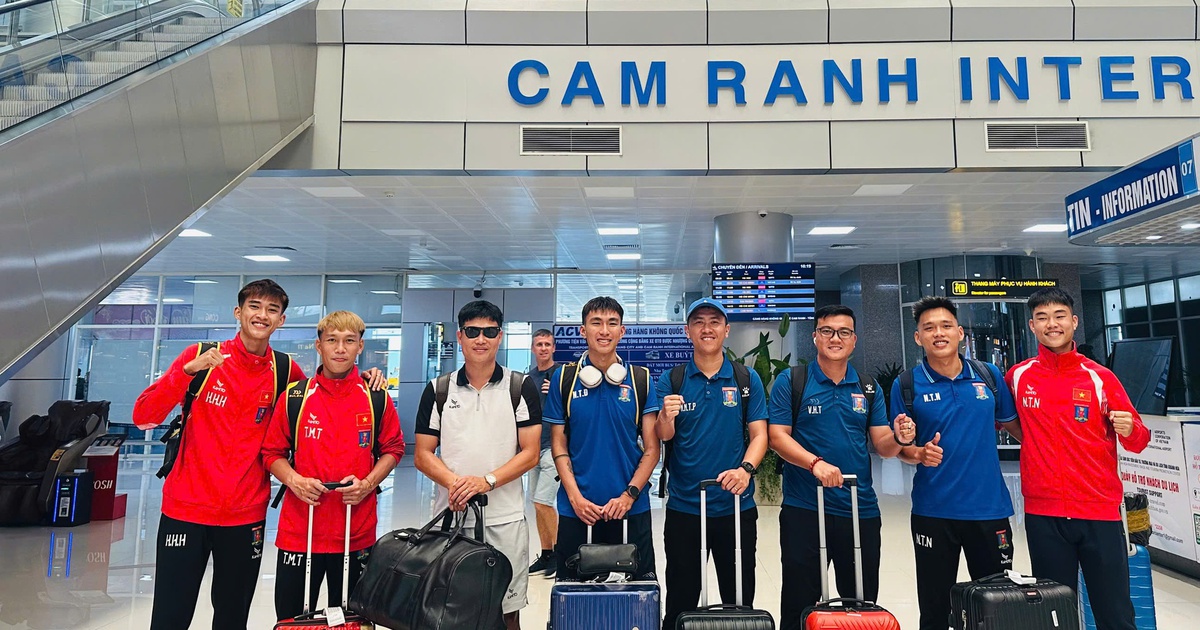 Đội bóng do cựu sao HAGL Trần Hữu Đông Triều dẫn dắt sớm đến Nha Trang