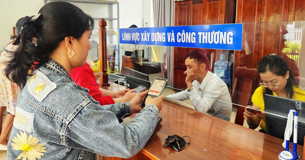 Đà Nẵng: Hồ sơ trễ hẹn gần 3 tuần, cán bộ còn dặn dân 'liên hệ chừng chừng'