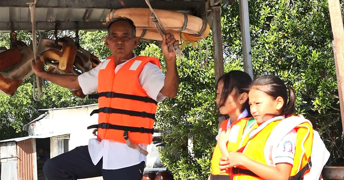 Người đưa đò miễn phí suốt 40 năm