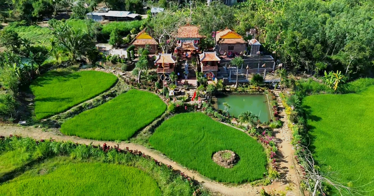 Ngôi chùa gần 200 năm giữa ruộng bậc thang, đá xếp chồng độc đáo