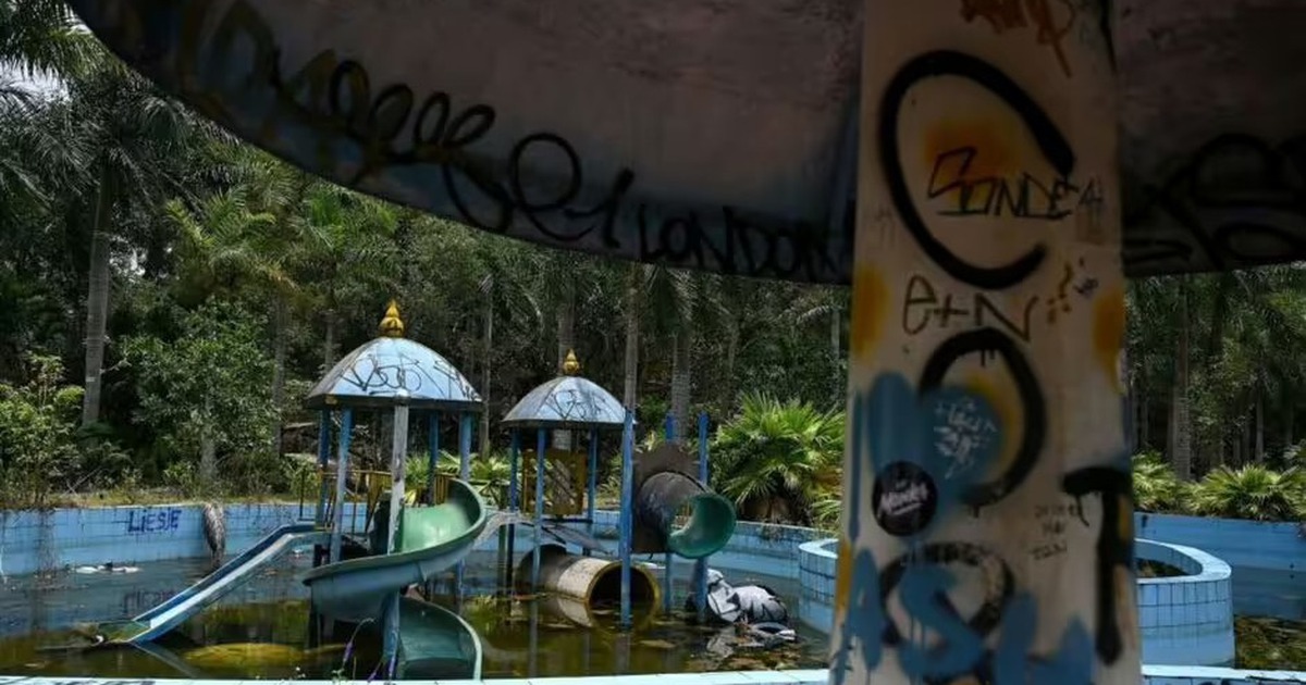 Công viên nước bỏ hoang ở Việt Nam xuất hiện đầy ma mị trên báo Anh