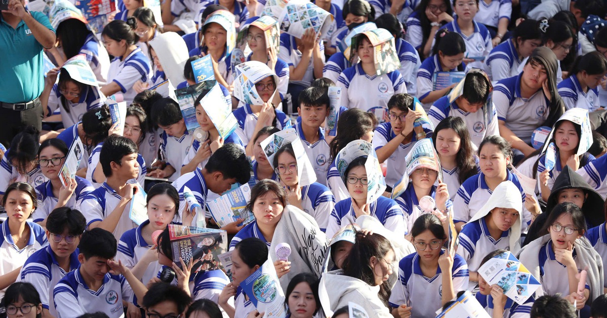 Tuyển sinh ĐH 2026: Có trường quy đổi IELTS 6.0 thành 10 điểm môn tiếng Anh