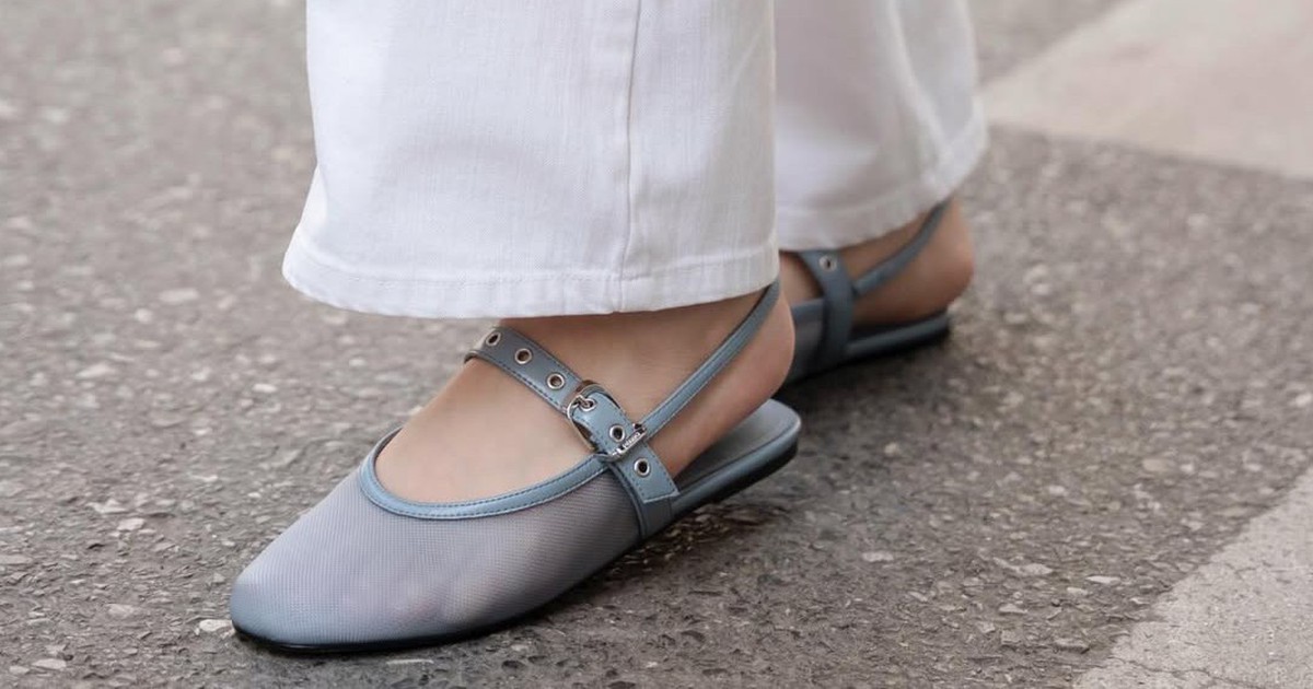 Giày bệt đơn giản nhưng đủ sức tạo nên phong cách cuốn hút
