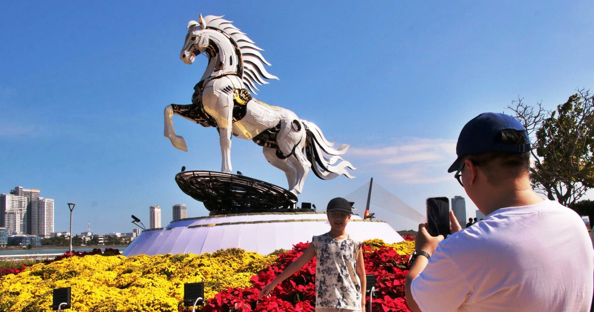 Linh vật Kim Mã 4.0 sẽ đặt trước cầu chữ T ở Đà Nẵng