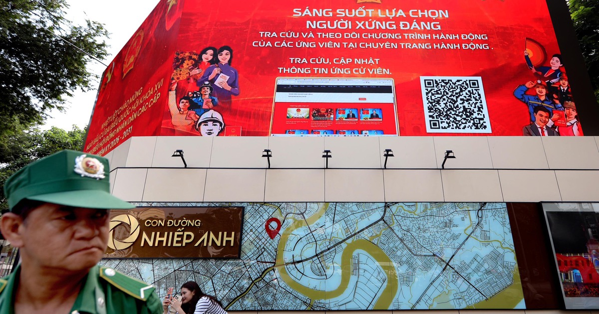 Bầu cử Quốc hội: TP.HCM rực rỡ cờ hoa hướng về ngày hội toàn dân