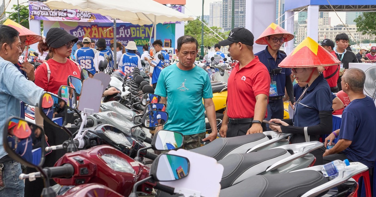 Giá xăng, dầu tăng mạnh: VinFast thêm ưu đãi kích cầu xe điện