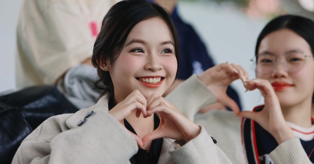 TNSV THACO cup 2026: Những 'bóng hồng' rạng rỡ trên khán đài SVĐ Trường ĐH Nha Trang