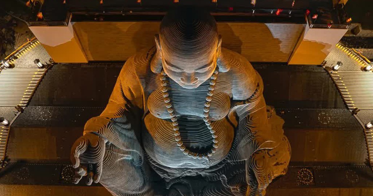 Khám phá 'đường hầm điêu khắc' bên trong tượng Bồ Tát Di Lặc ở núi Bà