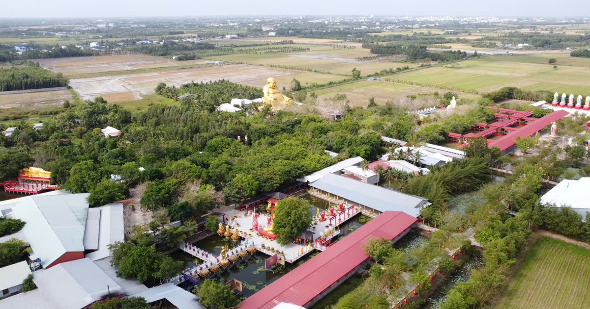 Ngôi chùa lớn nhất Cần Thơ với nhiều tượng Phật 'khủng'