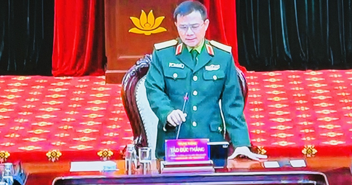 Cử tri mong muốn nâng cao chất lượng viễn thông, trung tướng Tào Đức Thắng tiếp thu ý kiến