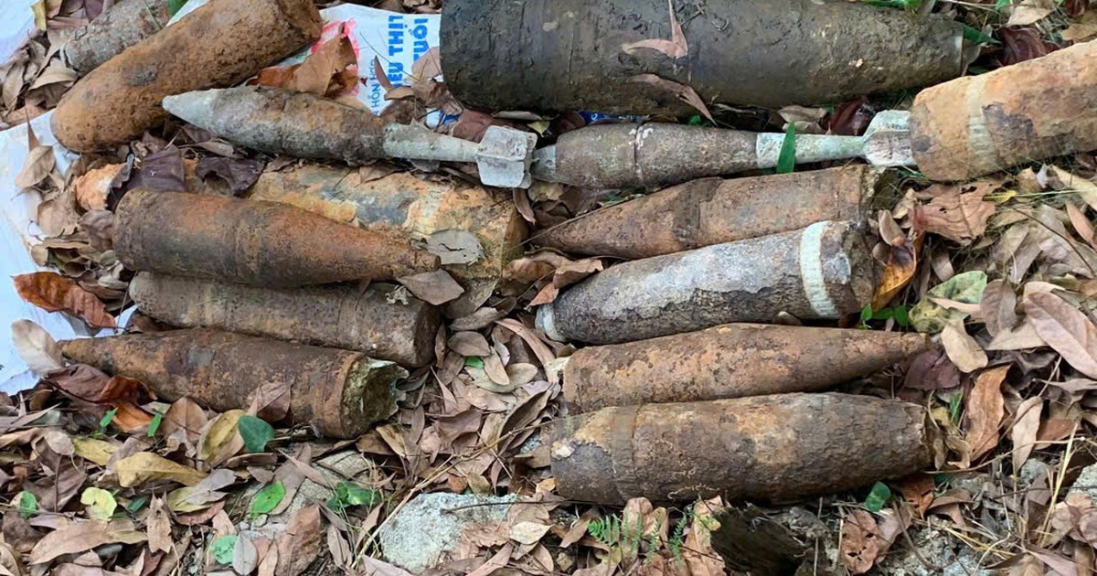 Tây Ninh: Đào đất làm vườn, nông dân phát hiện quả bom nặng hơn 100 kg