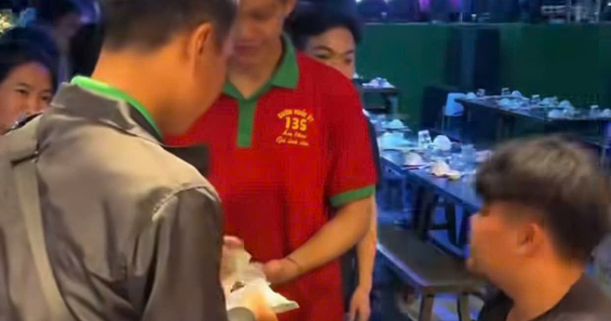 Nhân viên quán ăn ở Tây Ninh trúng số hơn 16 tỉ đồng, chia tiền cho đồng nghiệp