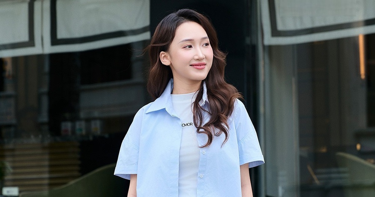 Đánh thức vẻ trẻ trung bằng cách phối giày thể thao với váy