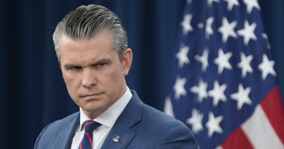Chụp ảnh 'thiếu tâng bốc' Bộ trưởng Hegseth, phóng viên bị cấm dự họp báo?