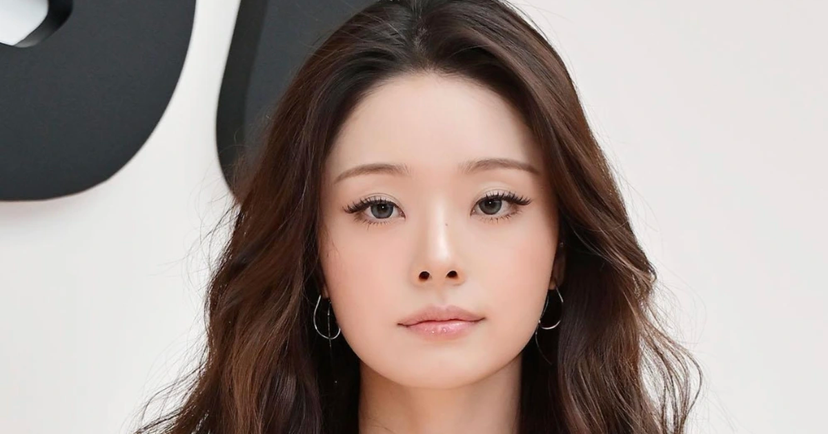 'Hot girl phông bạt' bị 'ném đá' vì chê bạn trai dùng điện thoại Samsung