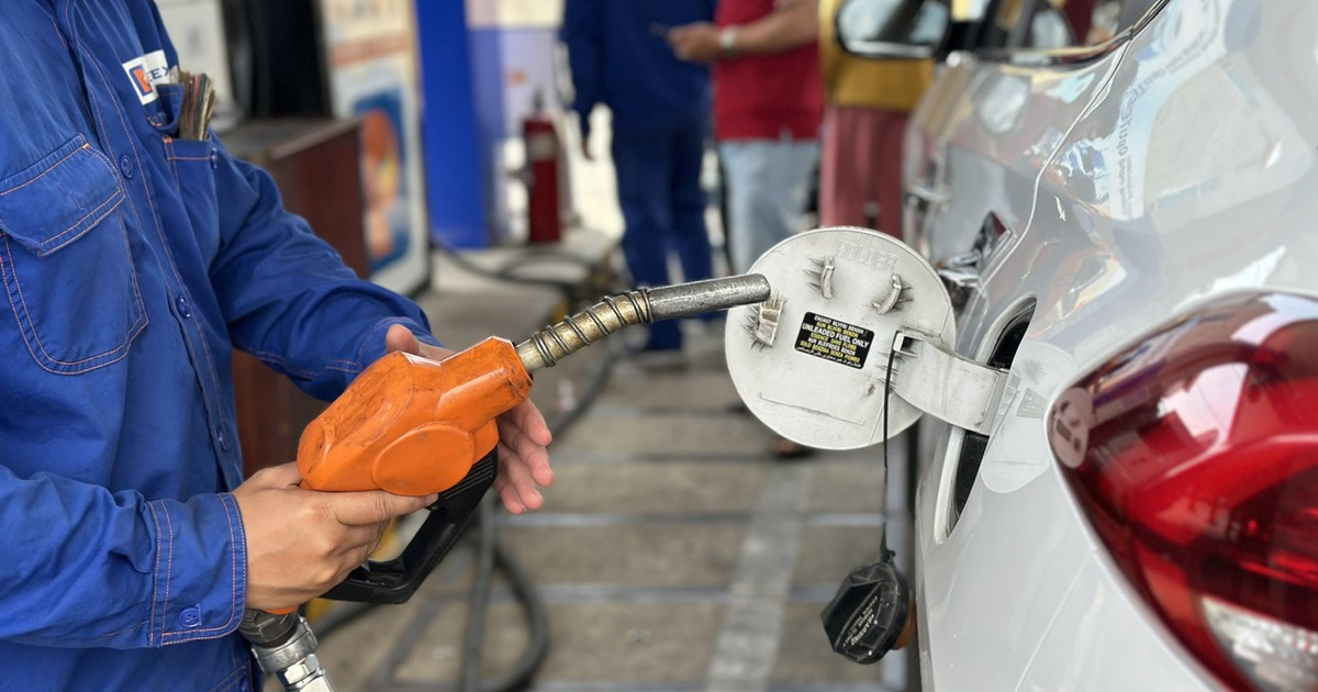 Giá xăng dầu hôm nay 12.3.2026: Biến động trái chiều