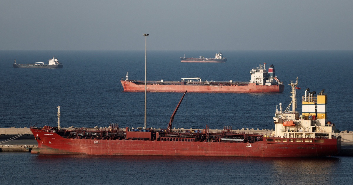 Xung đột Trung Đông phủ bóng thị trường châu Á, giá dầu neo cao